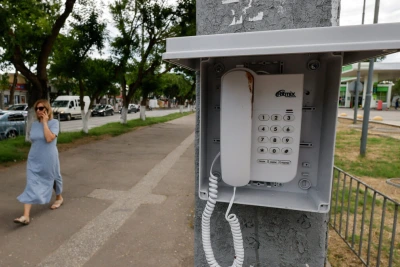 Крим върна уличните телефони за спешни повиквания