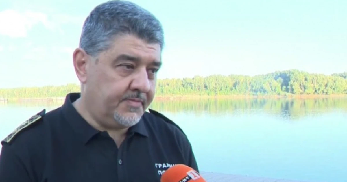 Евакуираха 186 пътници от заседнал круизен кораб в Дунав, няма пострадали