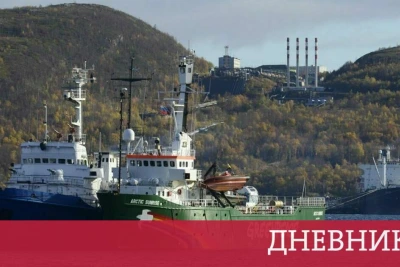 Ледоразбивачът Arctic Sunrise на "Грийнпийс" пристига във Варна