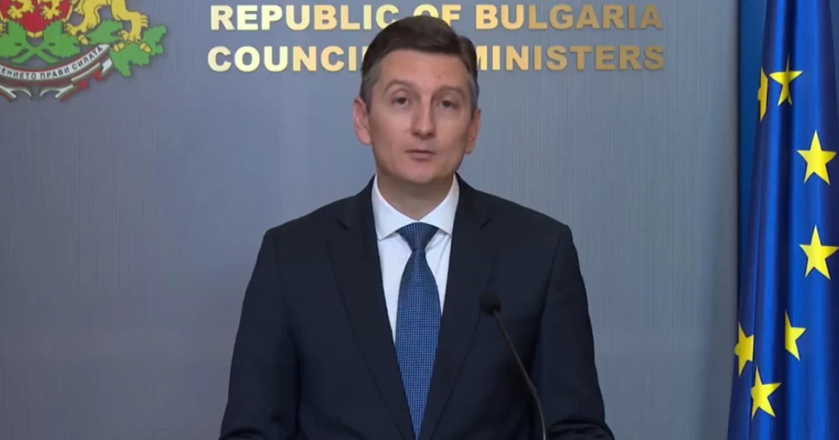 Министър Иван Василев запушва пробойни – IT фирми, лапнали €777 млн. от парите ни, реват срещу държавата