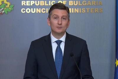 Министър Иван Василев запушва пробойни – IT фирми, лапнали €777 млн. от парите ни, реват срещу държавата