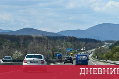 Нощна обработка на растителността ограничава движението по АМ "Тракия" край София