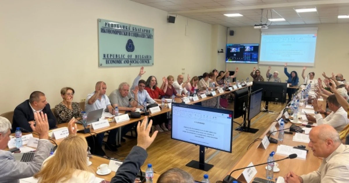 ИСС прие 3 акта по ключови въпроси за развитието на здравеопазването, земеделието и индустрията в България