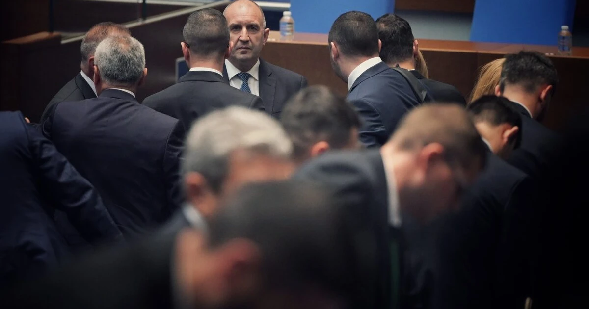 Първите 100 дни на кабинета "Радев": ударни назначения и закъсняващи реформи