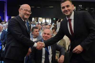Водещите кандидати за лидер на ДСБ виждат форума като състезание, не битка
