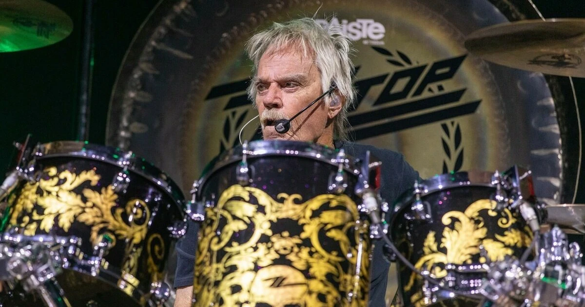 Барабанистът на ZZ Top Франк Биърд почина на 77 години