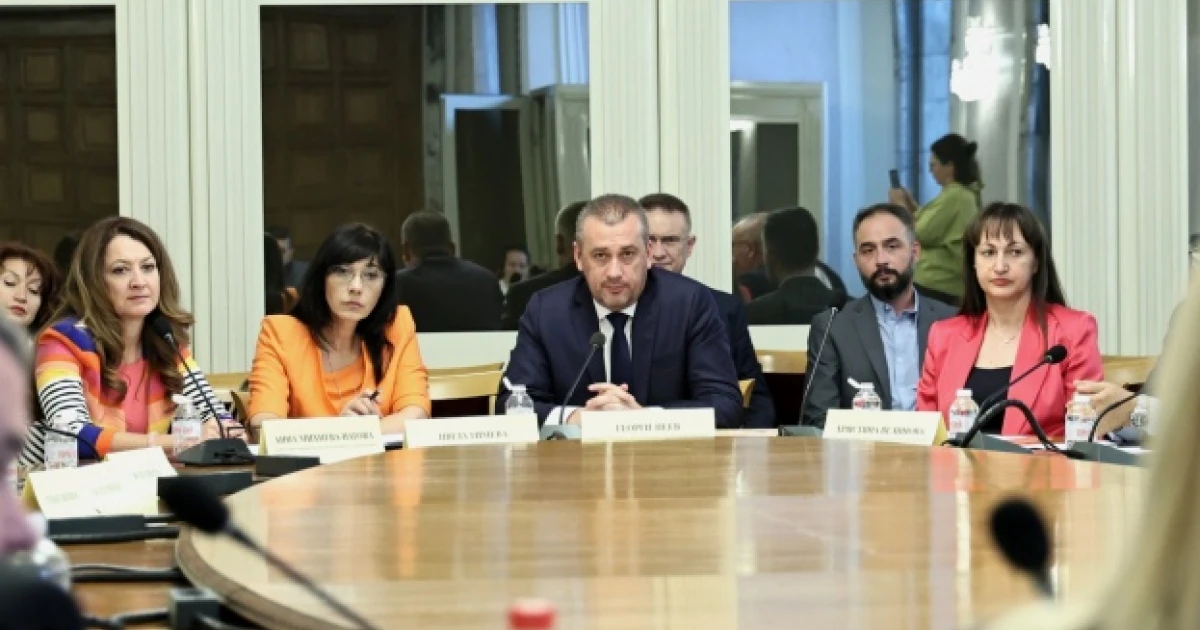 Комисията по транспорт и съобщения подкрепи на първо четене бюджета на Министерството на транспорта и съобщенията за 2026 г.
