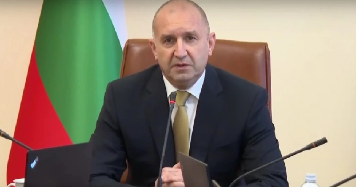 „Гардиън“: Радев се превърна в неудобен лидер за Европа