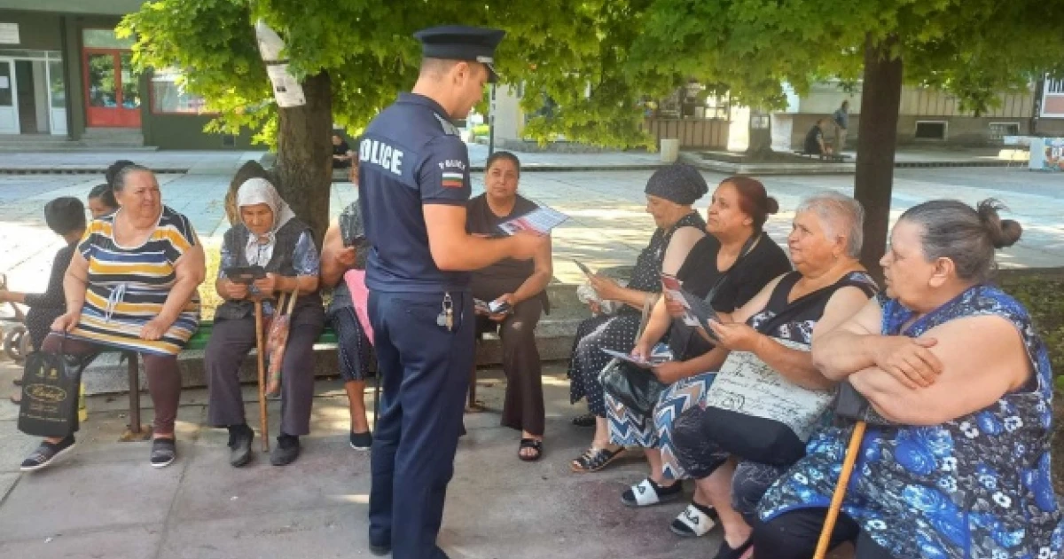 Полицията в Нови пазар с активна превенция срещу домови кражби и телефонни измами сред възрастните хора
