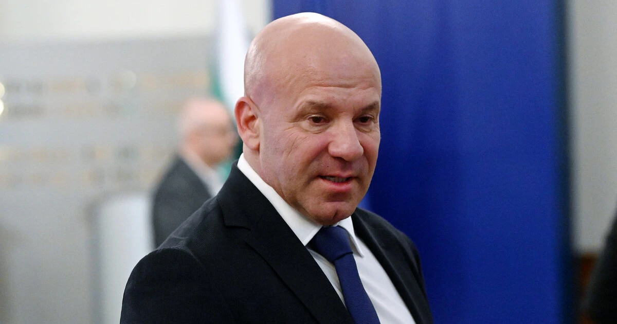 Министърът на спорта е започнал разговори с общината за нов национален стадион