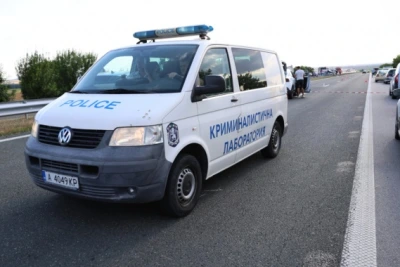 Тежко остава състоянието на раненото при катастрофата край Дупница момиче