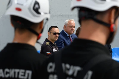Пожарната получи нова техника и дронове с пожелания да не се ползва през лятото